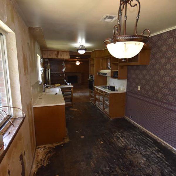 Bowles-kitchen-before