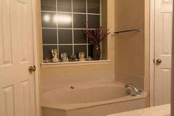 Cargil master bath before